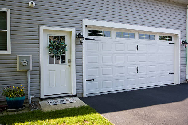 24/7 Emergency Garage Door Panel Replacement experts in Milan, TN